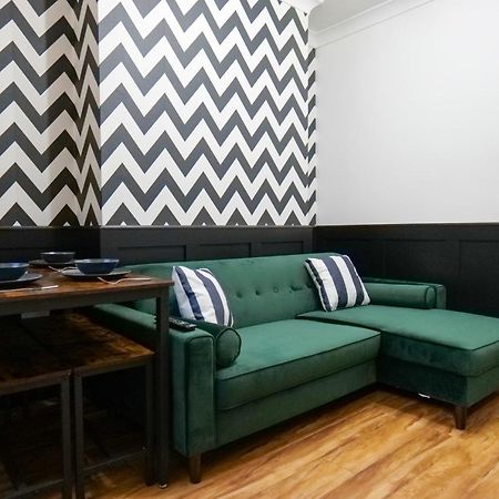 Broadway Belfast! Central Location! Sleeps 6! 외부 사진