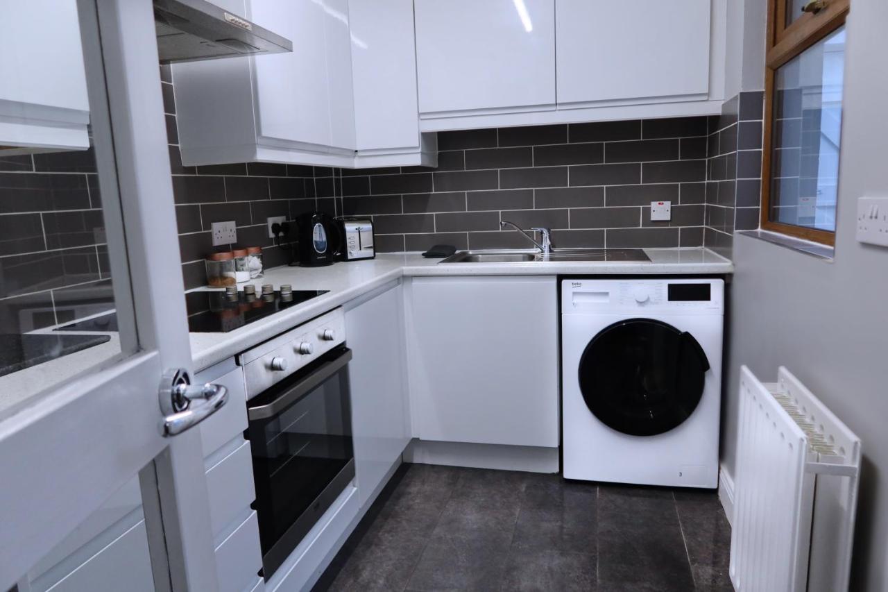 Broadway Belfast! Central Location! Sleeps 6! 외부 사진