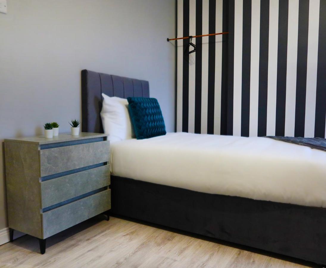 Broadway Belfast! Central Location! Sleeps 6! 외부 사진