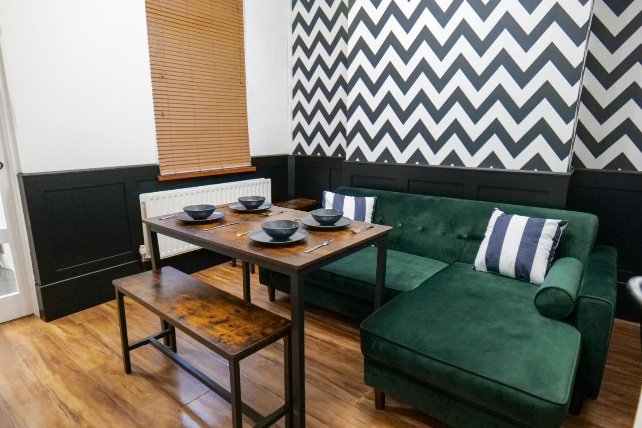 Broadway Belfast! Central Location! Sleeps 6! 외부 사진