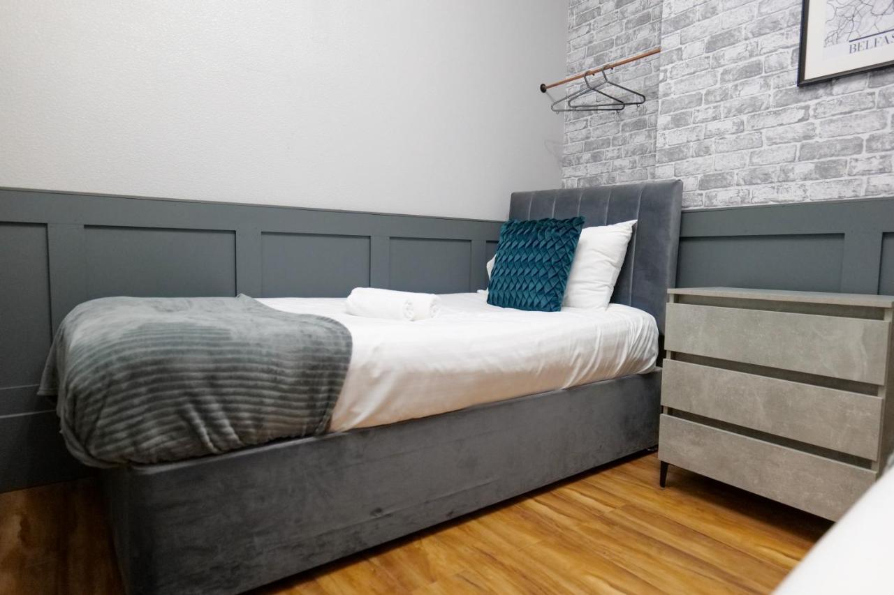 Broadway Belfast! Central Location! Sleeps 6! 외부 사진