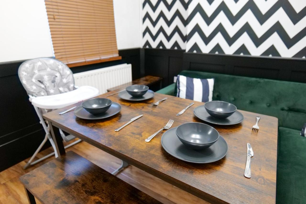 Broadway Belfast! Central Location! Sleeps 6! 외부 사진