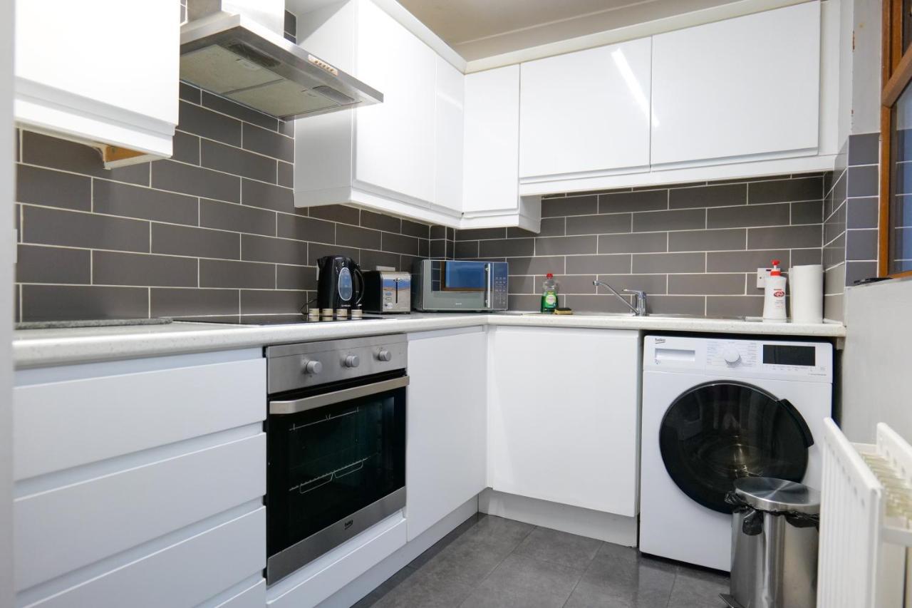 Broadway Belfast! Central Location! Sleeps 6! 외부 사진