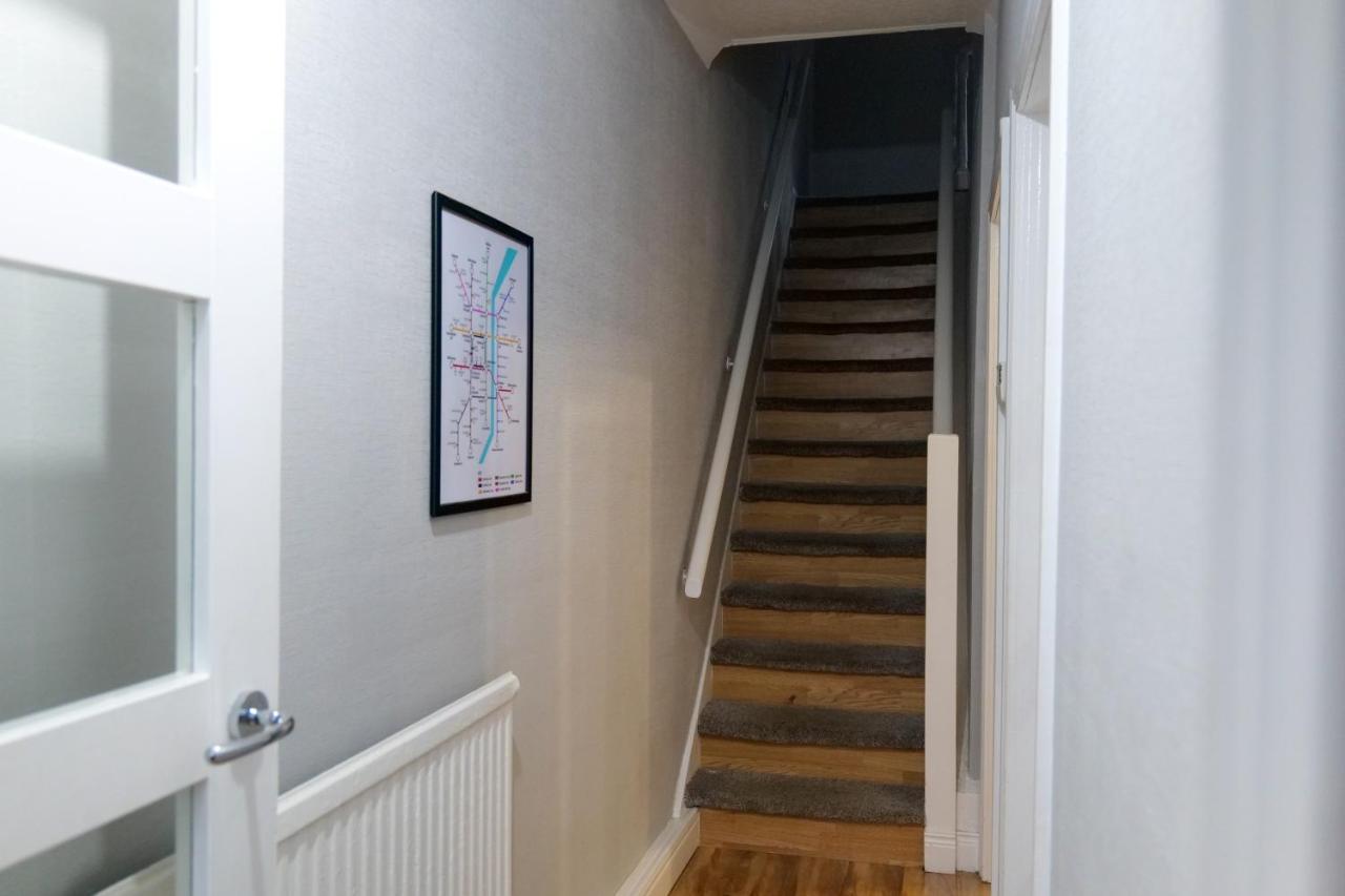 Broadway Belfast! Central Location! Sleeps 6! 외부 사진